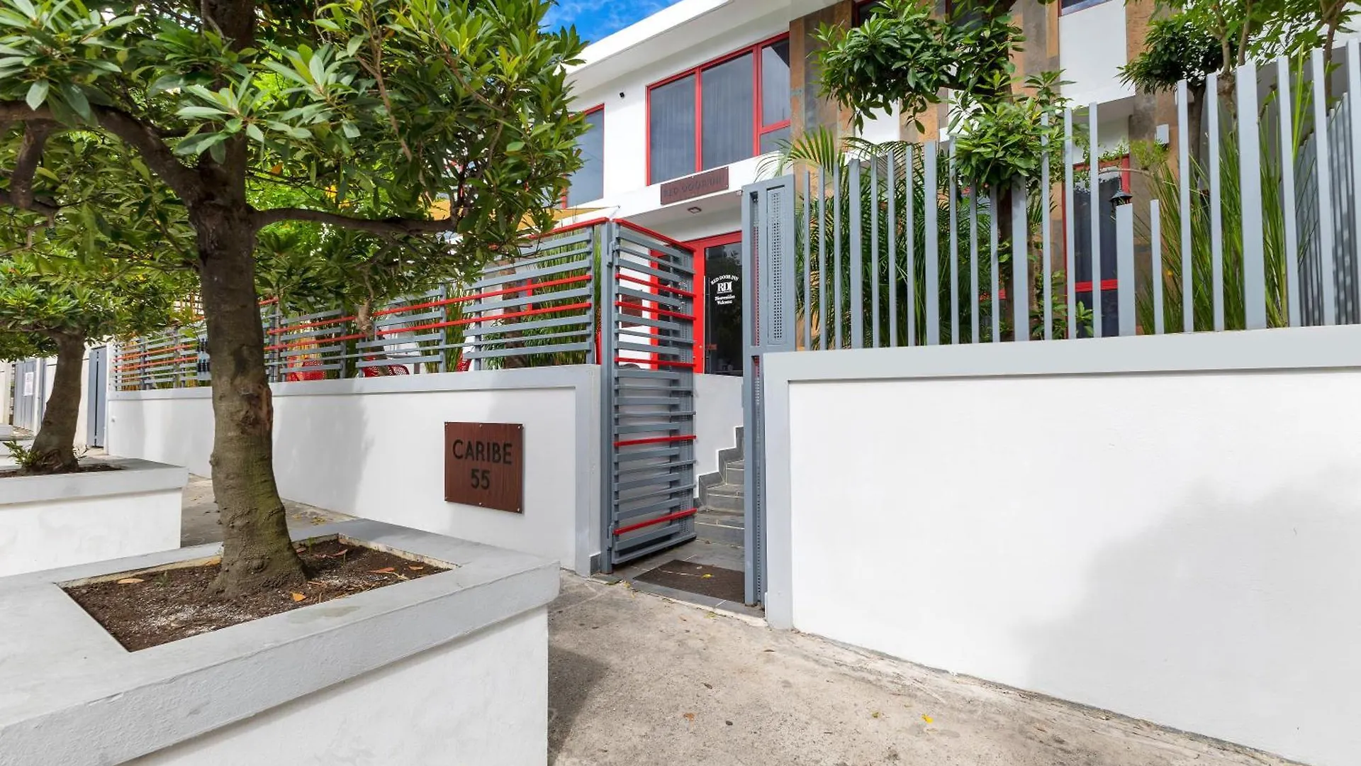 Red Door Inn San Juan Otel